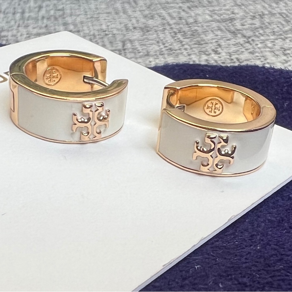 $129 Tory Burch KIRA HUGGIE EARRING